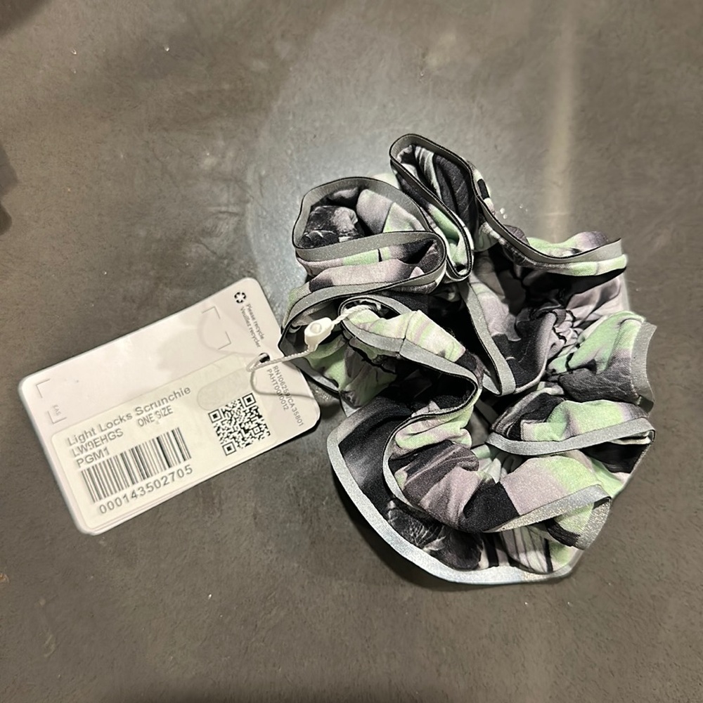 Light locks scrunchie